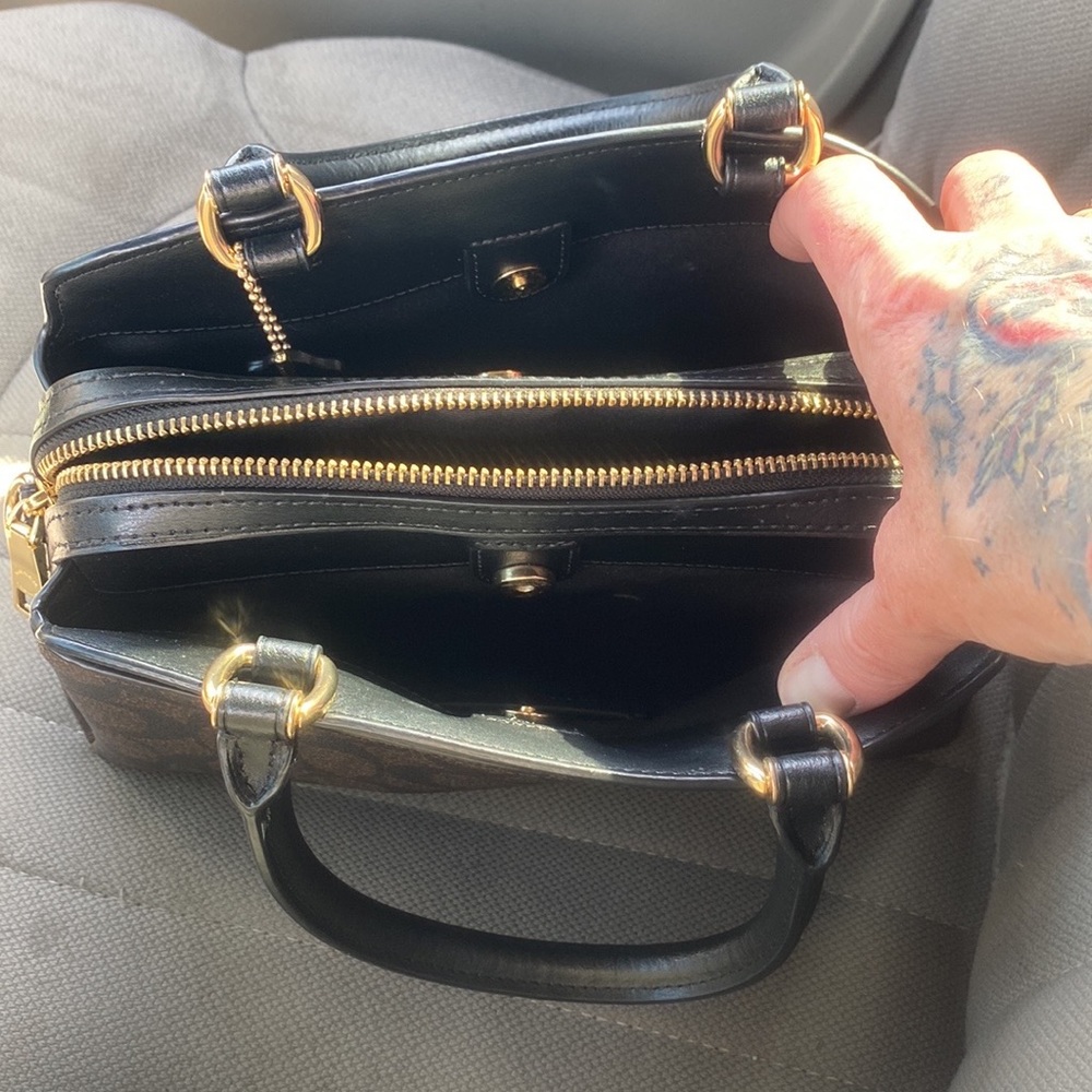 Classic coach bag. Excellent condition.
